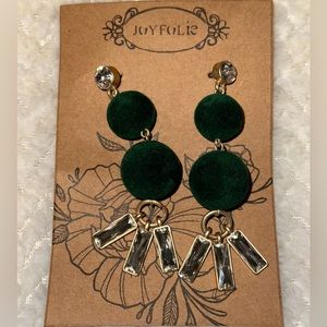 Emerald green velvet long diamond earrings